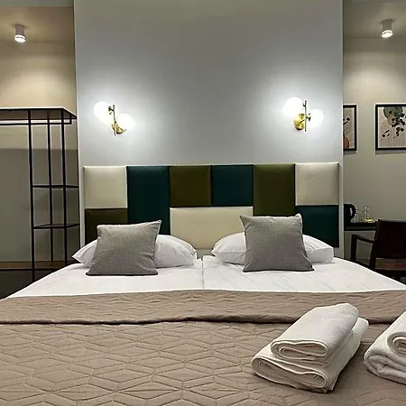 Expo Aparthotel